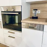 Om Moderne Wohnung, Wlan, Kueche, Bad In *