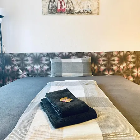 Apartment Om Moderne Mit Wlan, Geteiltem Bad Und Kueche In *