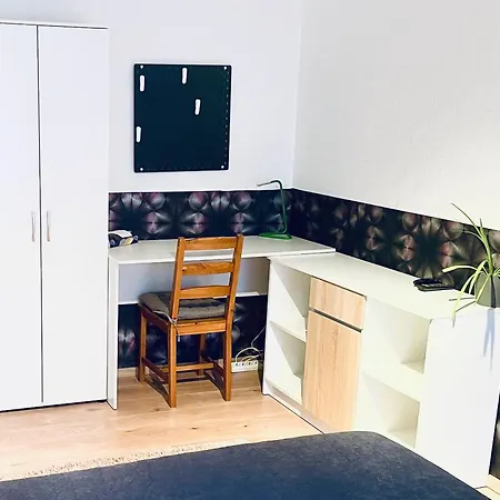 Apartment Om Moderne Mit Wlan, Geteiltem Bad Und Kueche In *