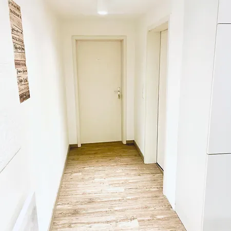 Om Moderne Mit Wlan, Geteiltem Bad Und Kueche In Apartment *